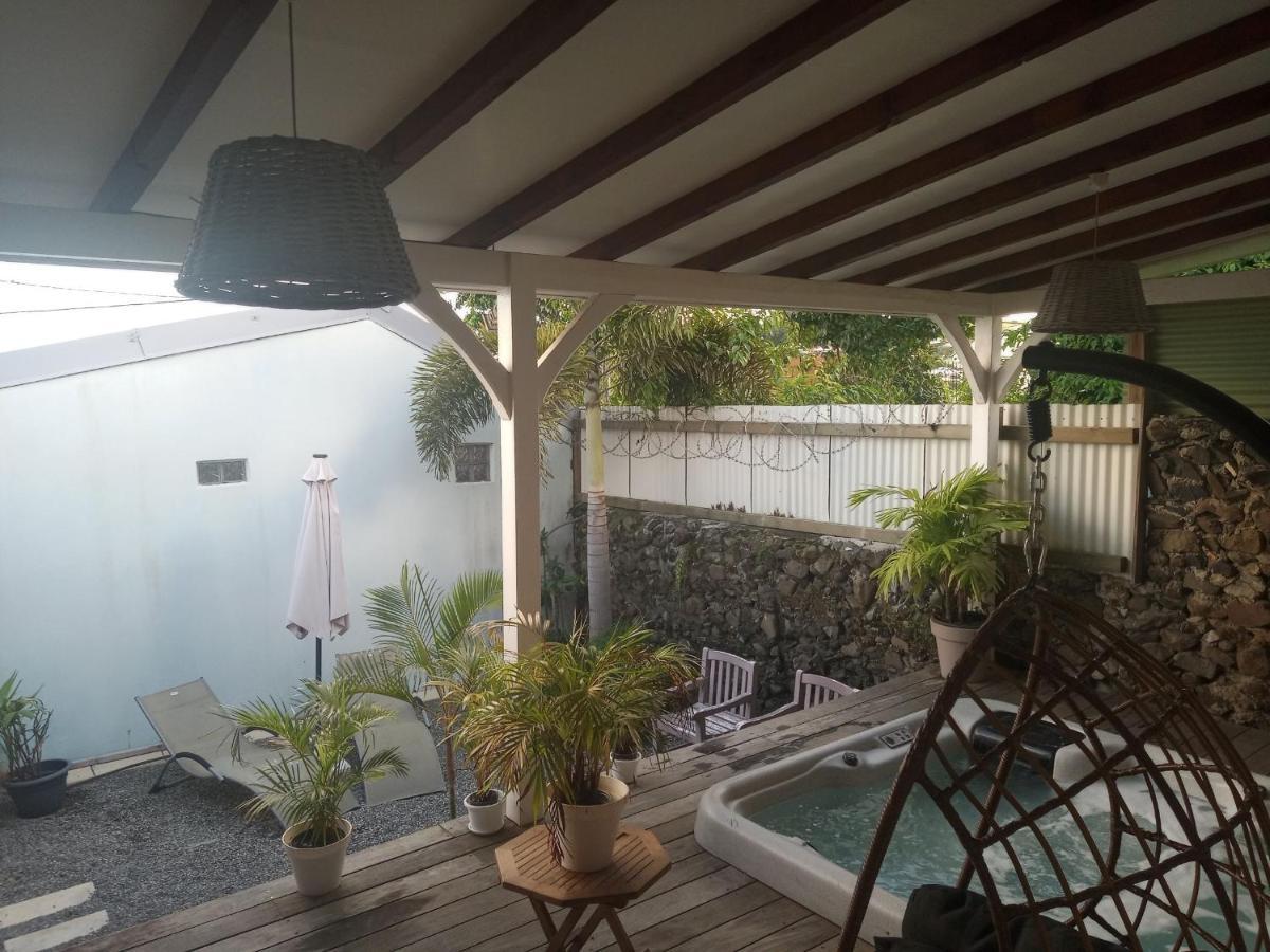 Une pause s'impose au Vauclin avec votre jacuzzi privatif pour 3 nuits minimum Le Vauclin Extérieur photo